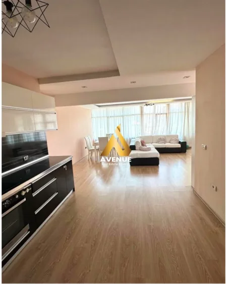 Tirane, jepet me qera apartament 2+1+Ballkon Kati 2, 140 m² 650 € (Rruga Dritan Hoxha)