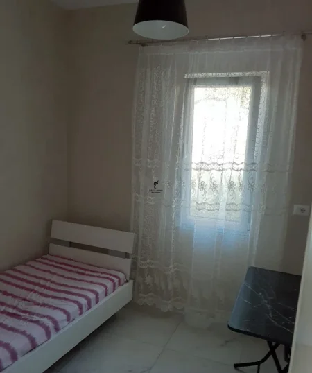 Tirane, jepet me qera apartament 2+1 Kati 3, 113 m² 550 € (RRUGA E ELBASANIT)