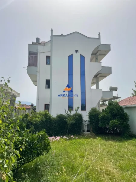 Tirane, jepet me qera apartament 2+1+Ballkon Kati 2, 100 m² 369 € 
