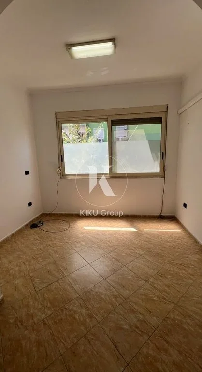 Tirane, jepet me qera zyre Kati 3, 60 m² 800 € (Ish Blloku)