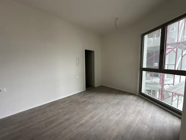 Tirane, jepet me qera zyre Kati 4, 125 m² 1.000 € (Bulevardi i Ri)