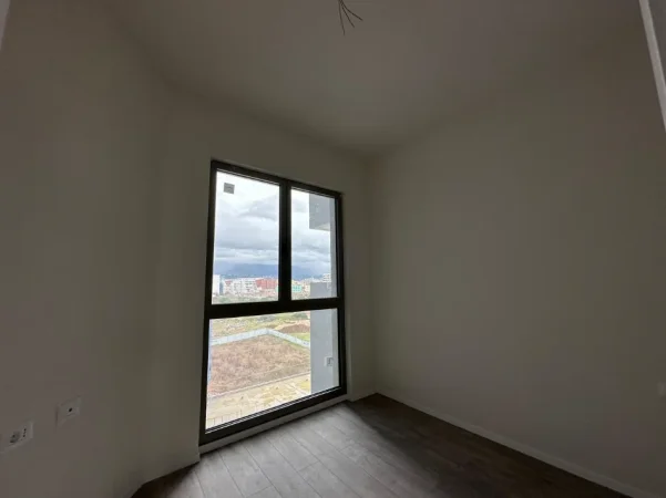 Tirane, jepet me qera zyre Kati 4, 125 m² 1.000 € (Bulevardi i Ri)