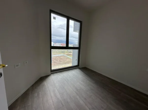 Tirane, jepet me qera zyre Kati 4, 125 m² 1.000 € (Bulevardi i Ri)