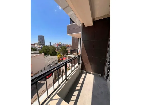 Tirane, shitet apartament 1+1+Aneks+Ballkon Kati 3, 52 m² 149.000 € (Rruga e Elbasanit)
