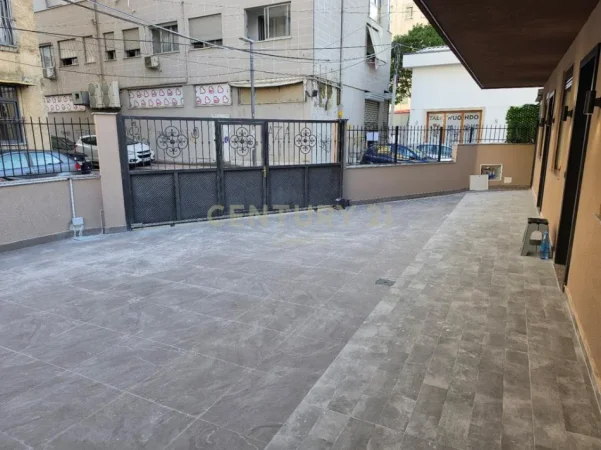 Tirane, jepet me qera Vile , 208 m² 4.000 € 