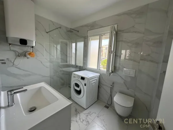 Tirane, jepet me qera zyre Kati 3, 126 m² 1.300 € 