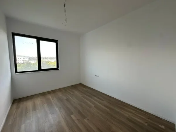 Tirane, shitet apartament 2+1 Kati 3, 143 m² 358.000 € (Liqeni i Thate)