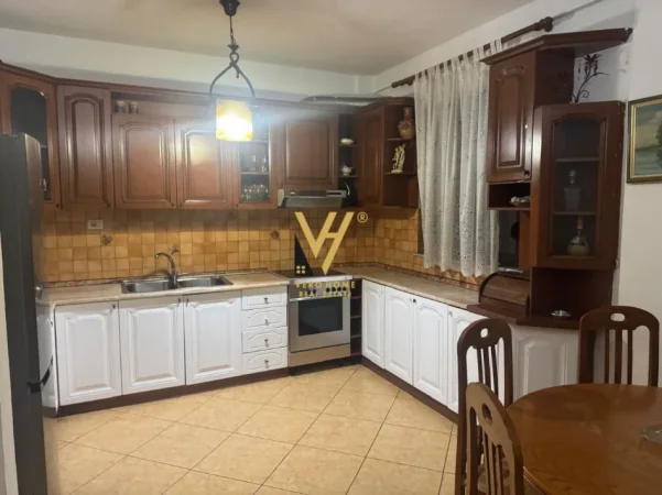 Tirane, jepet me qera apartament 2+1+Ballkon Kati 0, 100 m² 520 € (KODRA E DIELLIT)