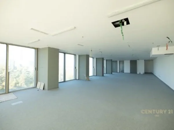 Tirane, jepet me qera zyre Kati 6, 1.569 m² 40.000 € (Downtown 1)