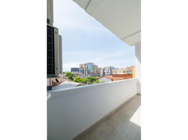 PAZARI I RI, SHESIM APARTAMENT 2+1