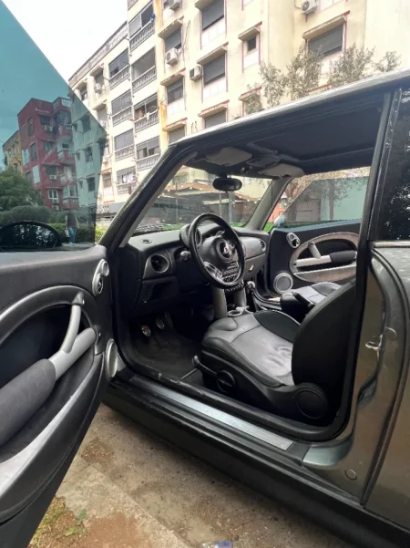 Tirane, shes makine Benzin+Gaz, gri e erret manuale Kondicioner 250.000 km 2.400 €