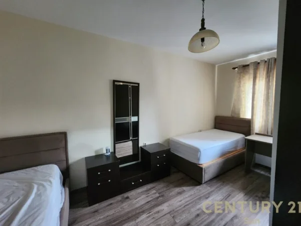 Tirane, jepet me qera apartament 1+1+Ballkon Kati 5, 60 m² 530 € (Vasil Shanto)