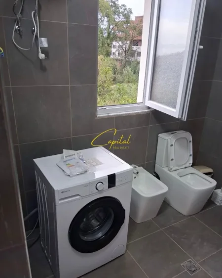 Tirane, jepet me qera apartament 3+1 Kati 3, 115 m² 550 € (RRUGA E ELBASANIT)