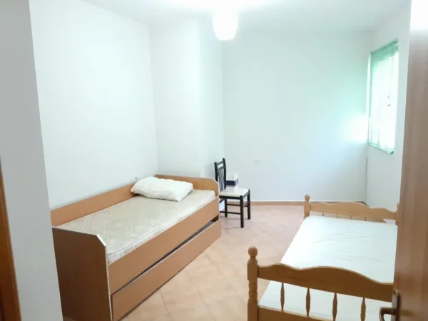 Tirane, jepet me qera apartament 2+1 Kati 3, 60 m² 400 € (Astir)