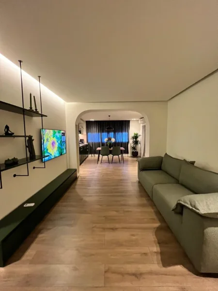 Tirane, jepet me qera apartament 2+1+Ballkon Kati 3, 110 m² 1.005 € 