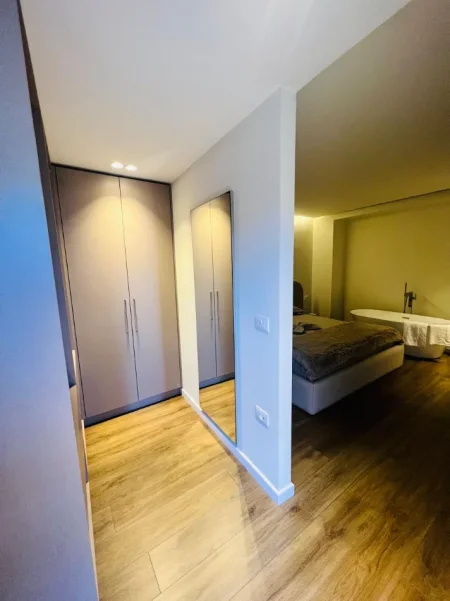 Tirane, jepet me qera apartament 2+1+Ballkon Kati 3, 110 m² 1.005 € 