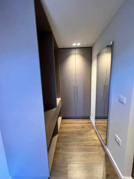 Tirane, jepet me qera apartament 2+1+Ballkon Kati 3, 110 m² 1.005 € 
