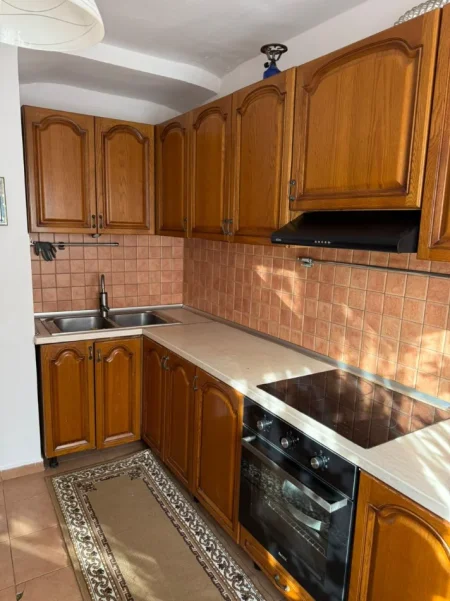 Tirane, jepet me qera apartament 1+1+Aneks Kati 3, 530 € (21 Dhjetori)