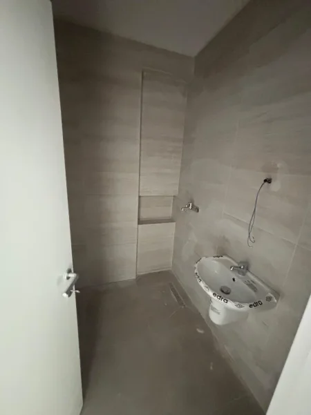 Tirane, shitet apartament 2+2 Kati 2, 111 m² (Rruga Jordan Misja)