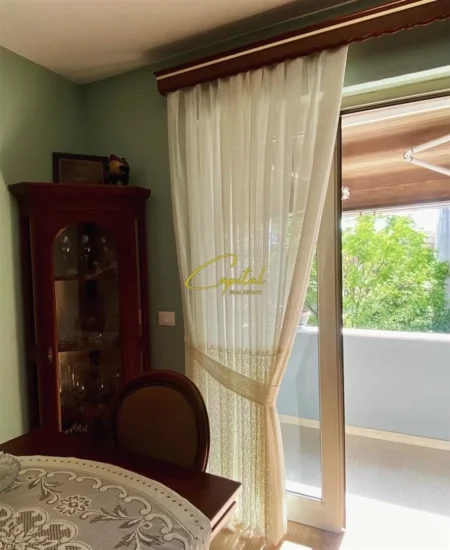 Tirane, jepet me qera apartament 2+1 Kati 4, 100 m² 800 € (RRUGA E KAVAJES)