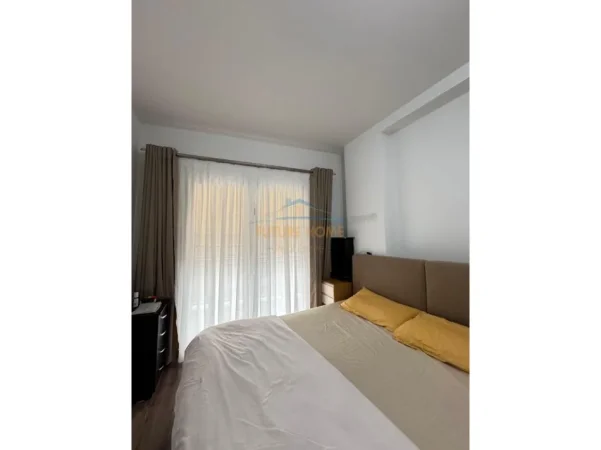 Tirane, shes apartament 2+1+Ballkon Kati 5, 133 m² 360.000 € (Luxor 3)