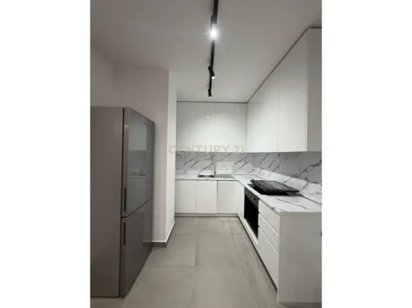 Tirane, jepet me qera apartament 1+1 Kati 1, 84 m² 500 € 