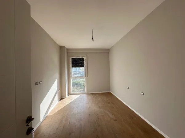 Tirane, jepet me qera apartament 2+1 , 106 m² 450 € (Bulevardi i Ri)
