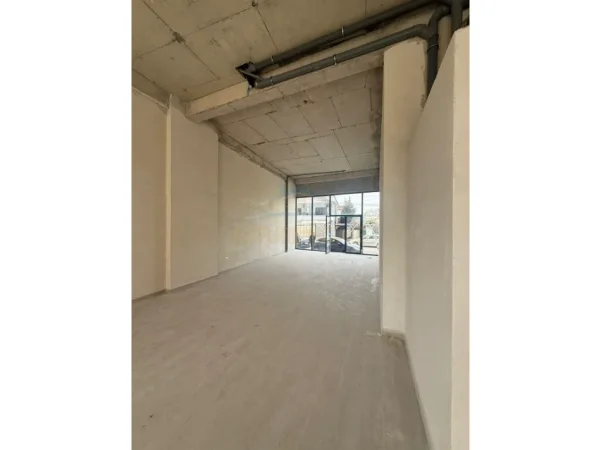 Tirane, jepet me qera ambjent biznesi Kati 0, 100 m² 1.800 € (RRUGA JORDAN MISJA)