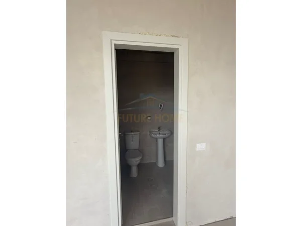 Tirane, jepet me qera ambjent biznesi Kati 0, 100 m² 1.800 € (RRUGA JORDAN MISJA)
