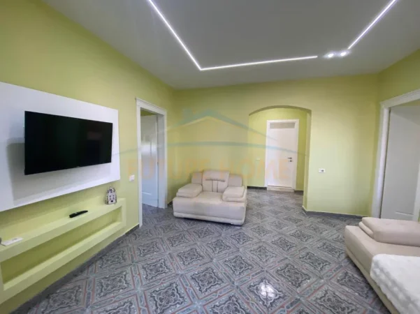 Tirane, jepet me qera Vile 2+1+Aneks+Ballkon Kati 2, 127 m² 850 € (Casa Italia)
