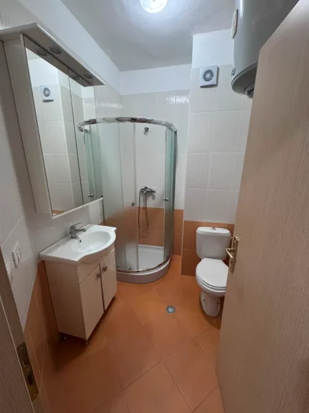 Tirane, jepet me qera nga Pronari, pa-komision apartament 2+1+Aneks+Ballkon Kati 3, 520 €