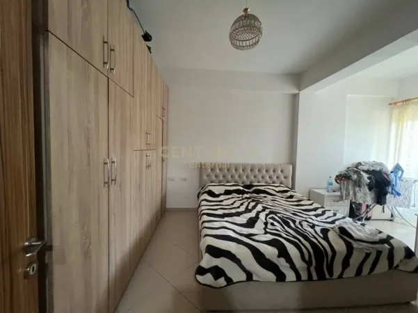 Tirane, shitet apartament 2+1+Ballkon Kati 3, 97 m² 188.000 € (Kompleksi Golden Park, Amerikan 3)