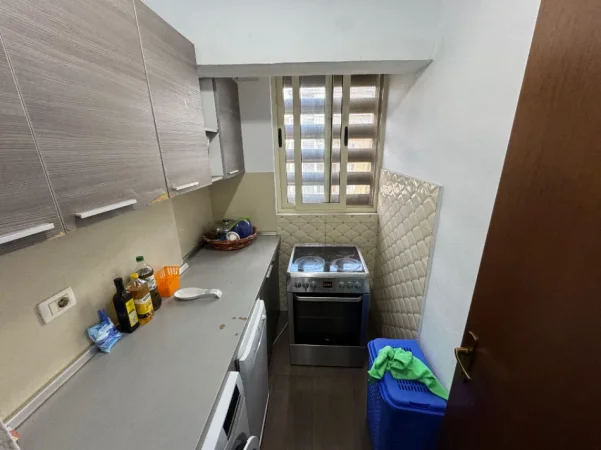 Tirane, jepet me qera apartament 2+1 Kati 9, 550 € (ish fusha e aviacionit)