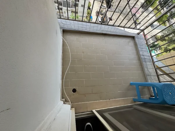 Tirane, jepet me qera apartament 2+1 Kati 9, 550 € (ish fusha e aviacionit)