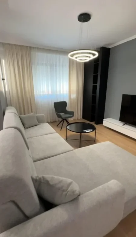 Tirane, jepet me qera apartament 2+1 Kati 3, 145 m² 1.500 € (Rruga e Durrësit)