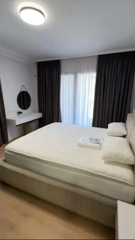 Tirane, jepet me qera apartament 2+1 Kati 3, 145 m² 1.500 € (Rruga e Durrësit)