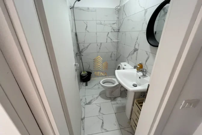 Tirane, jepet me qera apartament 1+1+Ballkon Kati 7, 44 m² 420 € (Rruga e Dibres)