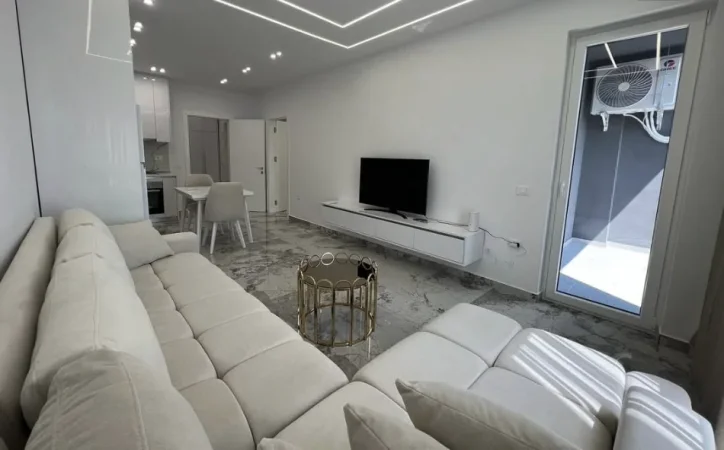 Tirane, jepet me qera apartament 1+1 , 70 m² 550 € (Paskuqan)