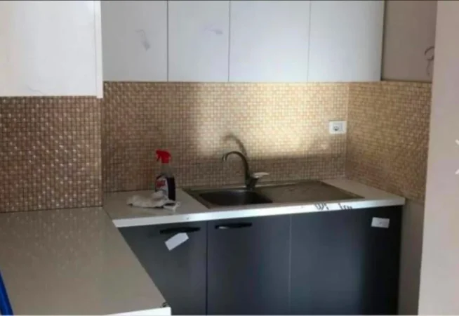 Tirane, jepet me qera apartament 2+1 Kati 2, 100 m² 500 € (Ozone Electronics)