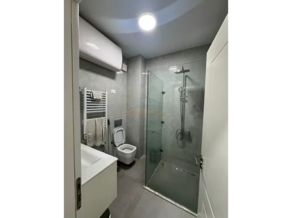 Tirane, jepet me qera apartament 2+1+Aneks+Ballkon Kati 7, 103 m² 1.000 € (Myslym Shyri)
