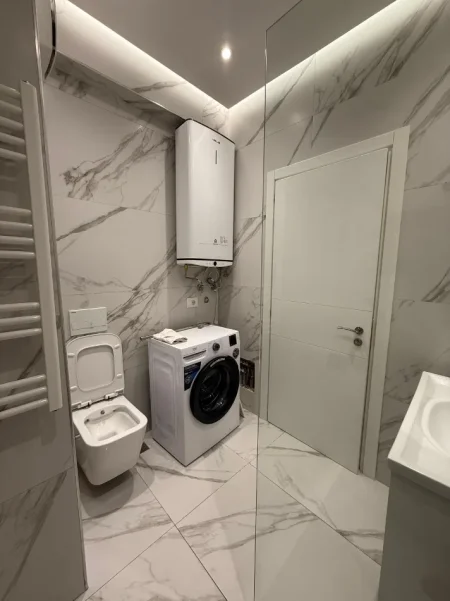 Tirane, jepet me qera apartament 1+1+parkim Kati 2, 70 m² 60.000 Lek (Urban Gate Astir)