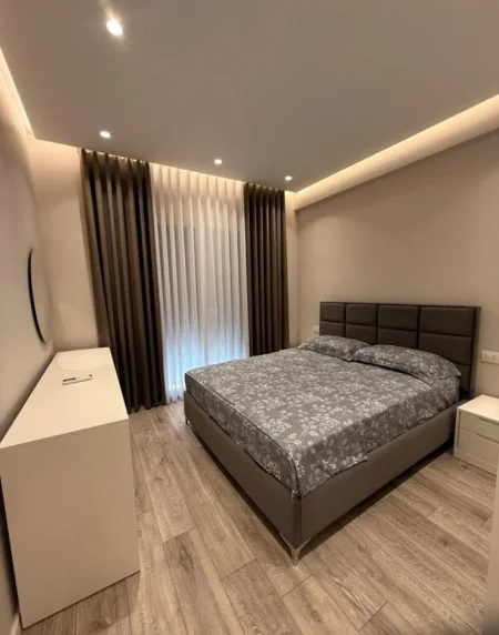 Tirane, jepet me qera apartament 1+1 Kati 1, 70 m² 600 € (Astir)