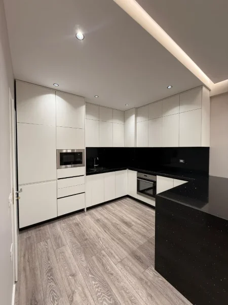 Tirane, jepet me qera apartament 1+1 Kati 1, 70 m² 600 € (Astir)