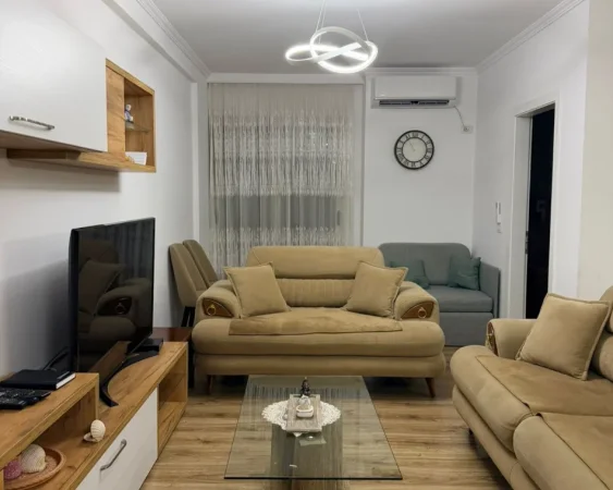 Tirane, jepet me qera apartament 1+1+Aneks+Ballkon Kati 5, 60 m² 480 € (Yzberisht)