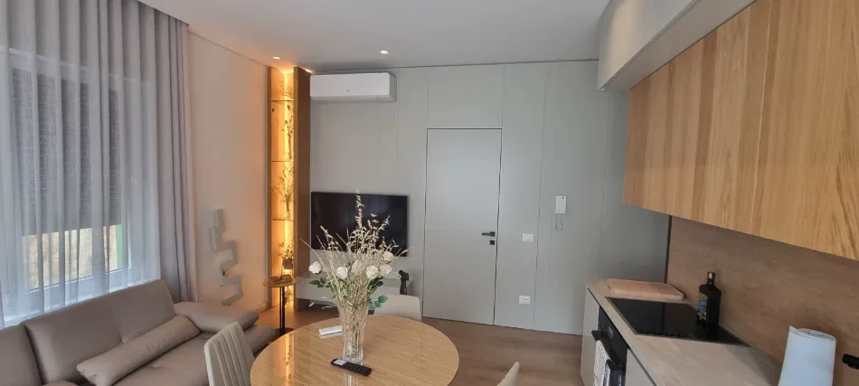 Tirane, jepet me qera apartament 1+1 , 70 m² 900 € (KODRA E DIELLIT)