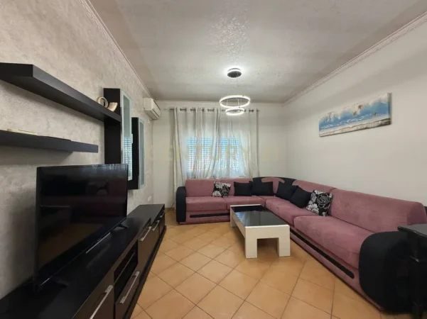 Tirane, shes ALI DEMI – APARTAMENT 1+1 NË SHITJE 135.000 €