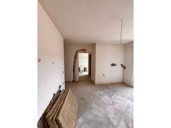 Tirane, shitet apartament 1+1 Kati 3, 52 m² 149.000 € (RRUGA E ELBASANIT)