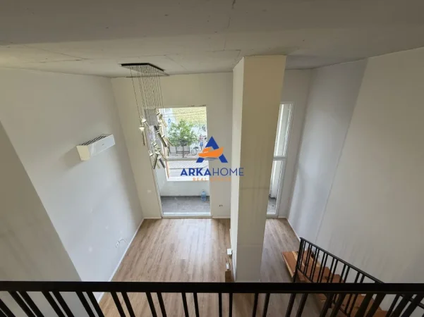 Tirane, jepet me qera apartament Dublex Kati 1, 60 m² 450 € 