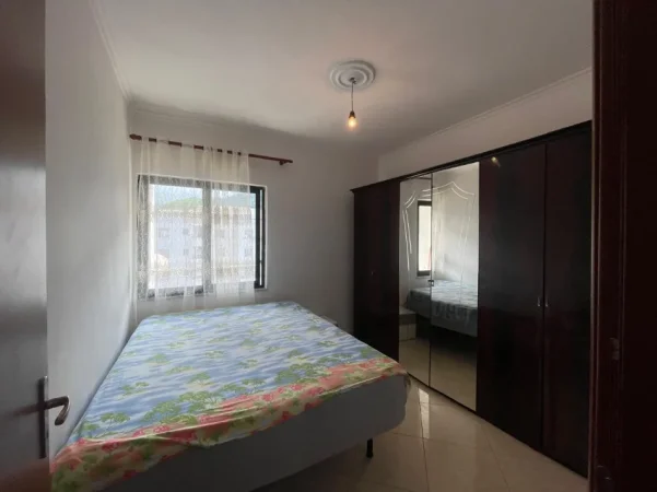 Tirane, jepet me qera apartament 1+1+Ballkon Kati 6, 63 m² 300 € (Fresk)
