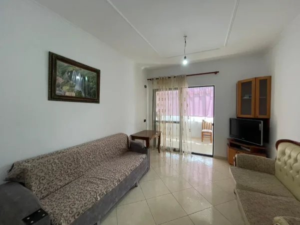 Tirane, jepet me qera apartament 1+1+Ballkon Kati 6, 63 m² 300 € (Fresk)